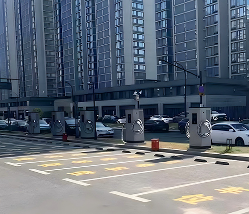 浙江杭州富阳去快充场站   120KW 快充桩