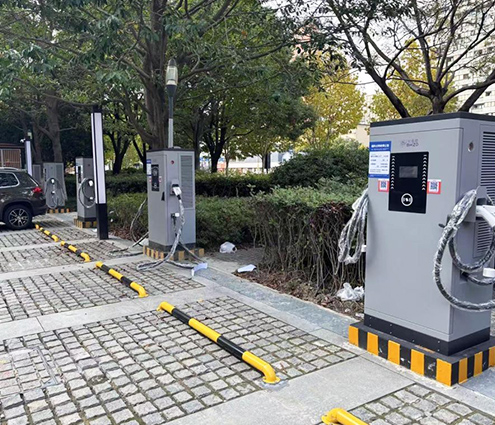 浙江杭州某地快充场站   120KW 快充桩